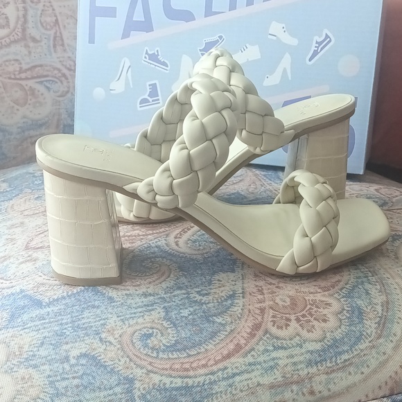 braided Sandals - Picture 5 of 6